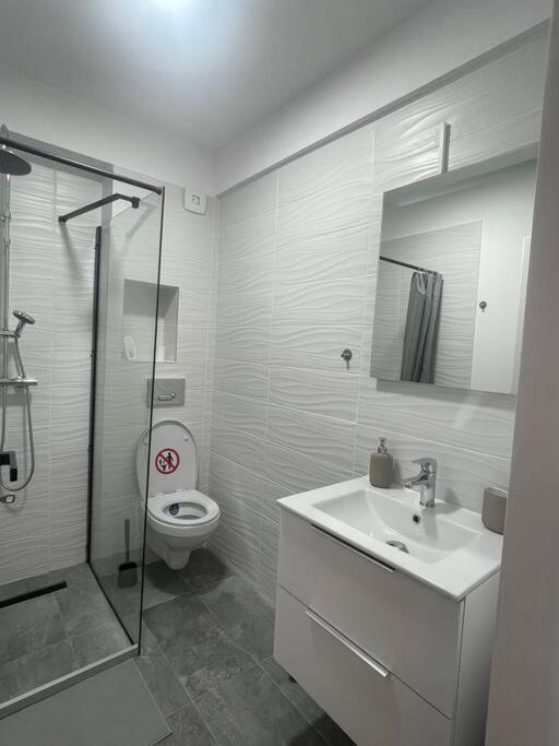 Sky Residence Airport Otopeni 12 ภายนอก รูปภาพ